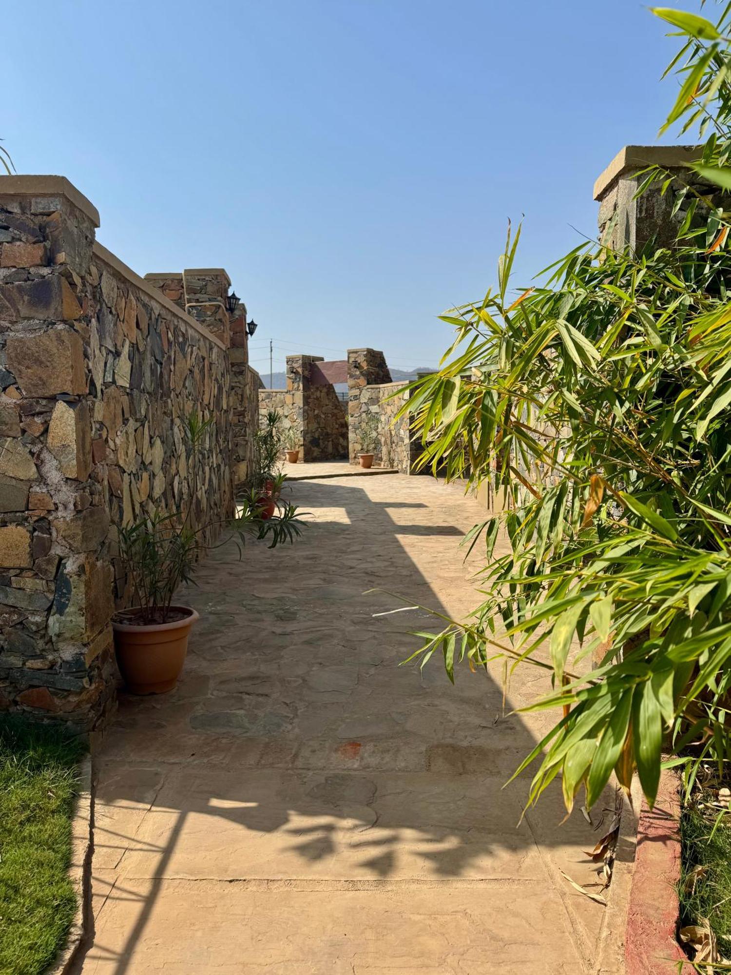 Meladin Sariska Villa Tehla Bagian luar foto